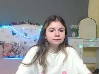 Tinaredly  live sex cam