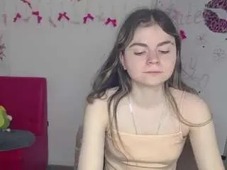 Tinaredly  live sex cam