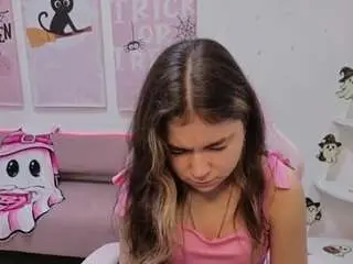 Tinaredly  live sex cam