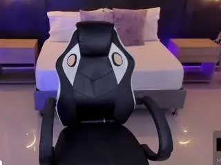 Caroline23  live sex cam