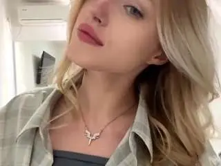 Denissetinnin  live sex cam