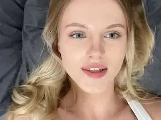 Denissetinnin  live sex cam