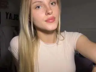 Denissetinnin  live sex cam