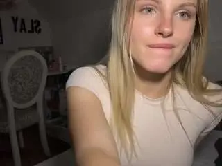 Denissetinnin  live sex cam