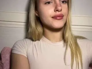Denissetinnin  live sex cam