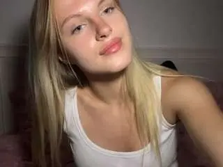 Denissetinnin  live sex cam