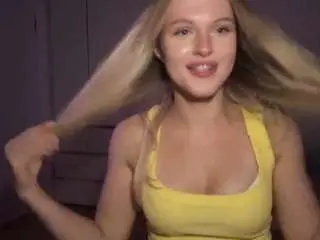 Denissetinnin  live sex cam
