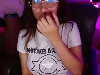Dominica3  live sex cam