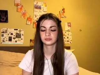 Laurynersery  live sex cam