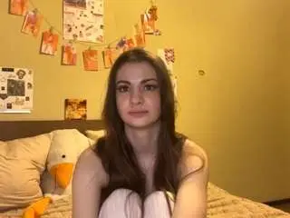 Laurynersery  live sex cam