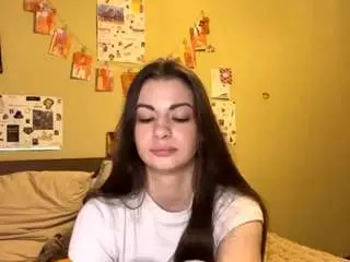 Laurynersery  live sex cam