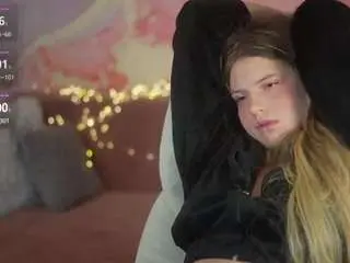 Milanashyy  live sex cam