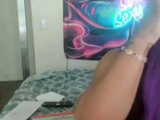 Tinasnoww  live sex cam