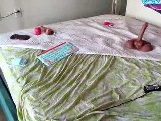 Tinasnoww  live sex cam