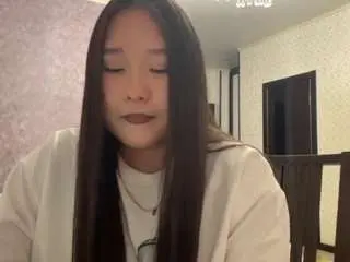 Charisseheuman  live sex cam