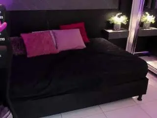 Saraamills  live sex cam