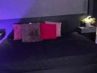 Saraamills  live sex cam