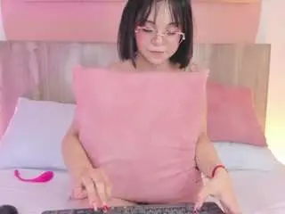 Clara-luuu  live sex cam