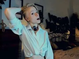 Elenoramowatt  live sex cam