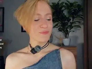 Elenoramowatt  live sex cam