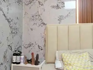 Madyrowan  live sex cam