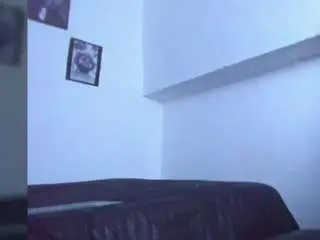 Menottisofa  live sex cam