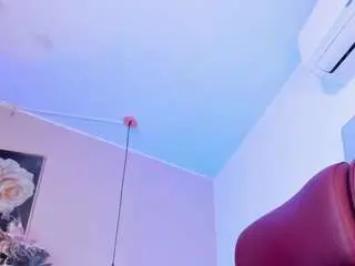 Saraa-blonde  live sex cam