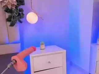 Saraa-blonde  live sex cam