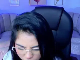 Laylaa-breezee  live sex cam