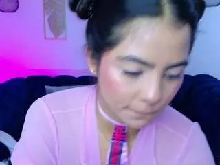 Laylaa-breezee  live sex cam