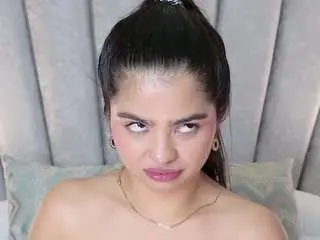 Laylaa-breezee  live sex cam