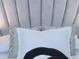 Laylaa-breezee  live sex cam