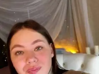 Meow-mellie  live sex cam