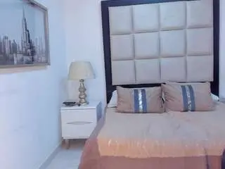 Ebonnyshantal  live sex cam