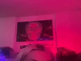 Tapthatpiper  live sex cam
