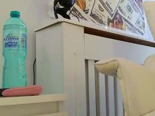 Monnyque  live sex cam