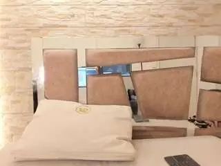 Olivia-kollins  live sex cam