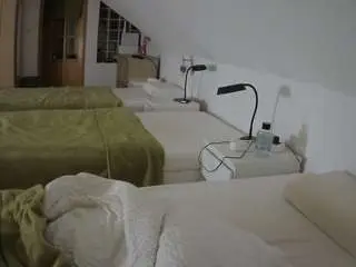 Voyeurcam-julmodels-bed-3  live sex cam