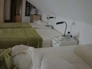 Voyeurcam-julmodels-bed-3  live sex cam