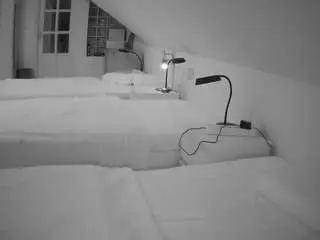 Voyeurcam-julmodels-bed-3  live sex cam