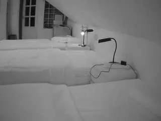 Voyeurcam-julmodels-bed-3  live sex cam