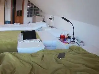 Voyeurcam-julmodels-bed-3  live sex cam