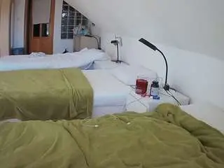 Voyeurcam-julmodels-bed-3  live sex cam