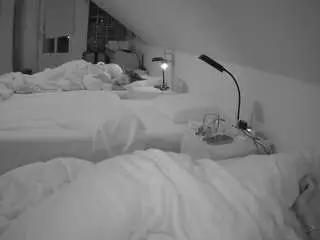 Voyeurcam-julmodels-bed-3  live sex cam