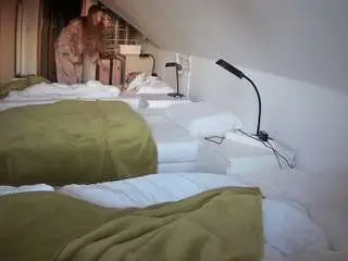 Voyeurcam-julmodels-bed-3  live sex cam