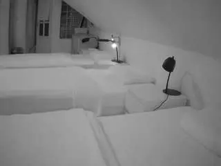 Voyeurcam-julmodels-bed-3  live sex cam