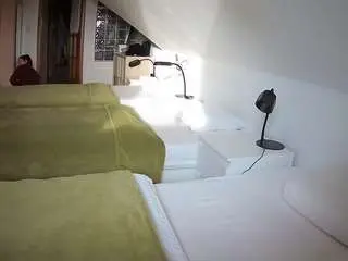 Voyeurcam-julmodels-bed-3  live sex cam