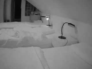 Voyeurcam-julmodels-bed-3  live sex cam