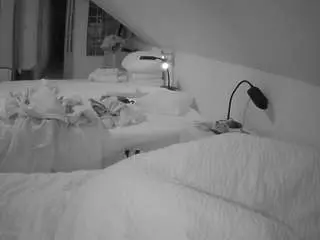 Voyeurcam-julmodels-bed-3  live sex cam