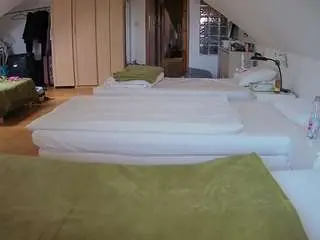 Voyeurcam-julmodels-bed-3  live sex cam